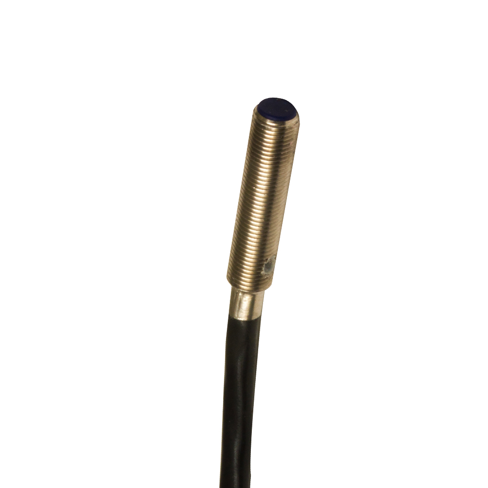 Sensor Indutivo AD6/AP-1A8FVF80 Datasensing — M5 Sn 0,8 mm NO/PNP cabo 200 mm axial PUR com M8 3 pin conector